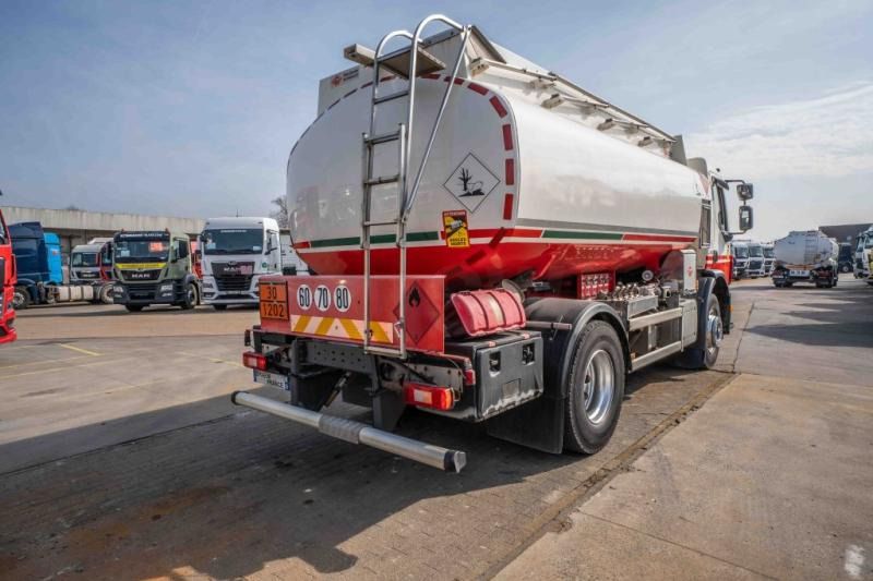 Volvo FE 280 +MAGYAR 13.000L/5COMP. - Truk tangki: gambar 5 Volvo FE 280 +MAGYAR 13.000L/5COMP. - Truk tangki: gambar 5