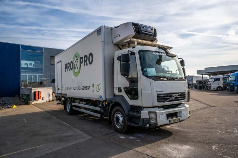 Volvo FL 240(16t)+CARRIER SUPRA 750+DHOLLANDIA 2T. - Truk berpendingin: gambar 2 Volvo FL 240(16t)+CARRIER SUPRA 750+DHOLLANDIA 2T. - Truk berpendingin: gambar 2