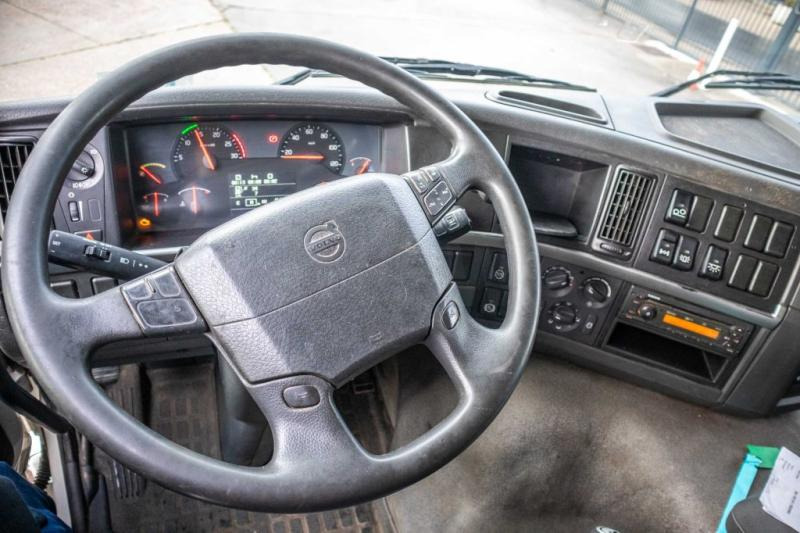 Truk dengan terpal samping Volvo FM 330-6x2-E5+10 pneus/tires+intarder: gambar 9