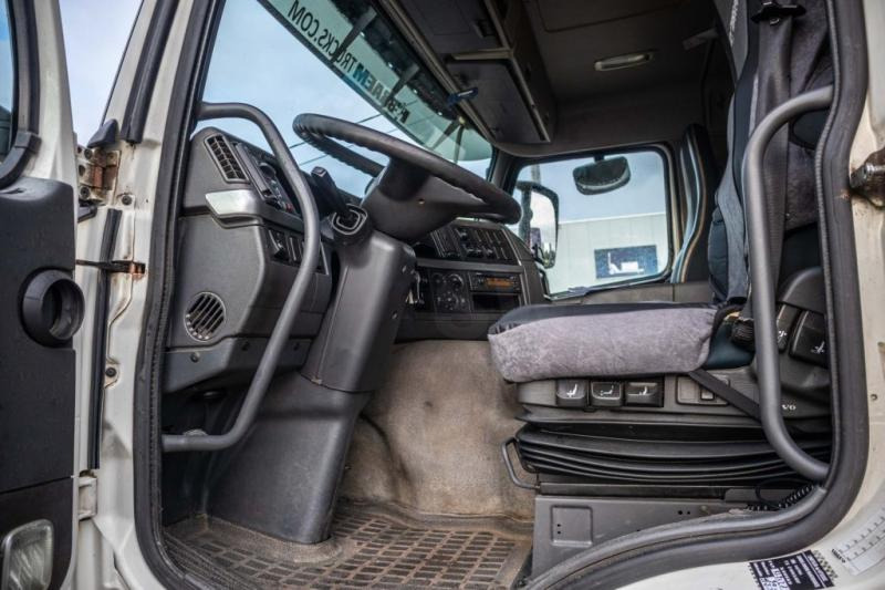 Truk dengan terpal samping Volvo FM 330-6x2-E5+10 pneus/tires+intarder: gambar 8