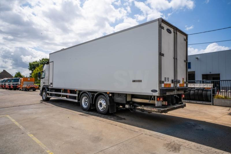 Volvo FM 330-6x2-VEB+AUBINEAU+DHOLLANDIA- POUSSIN/CHICKEN/KUIKEN/KÛKEN - Truk berpendingin: gambar 5 Volvo FM 330-6x2-VEB+AUBINEAU+DHOLLANDIA- POUSSIN/CHICKEN/KUIKEN/KÛKEN - Truk berpendingin: gambar 5