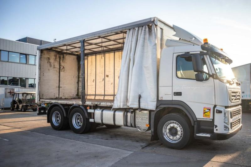Truk dengan terpal samping Volvo FM330-6X2+E5 (10pneus/tires): gambar 8