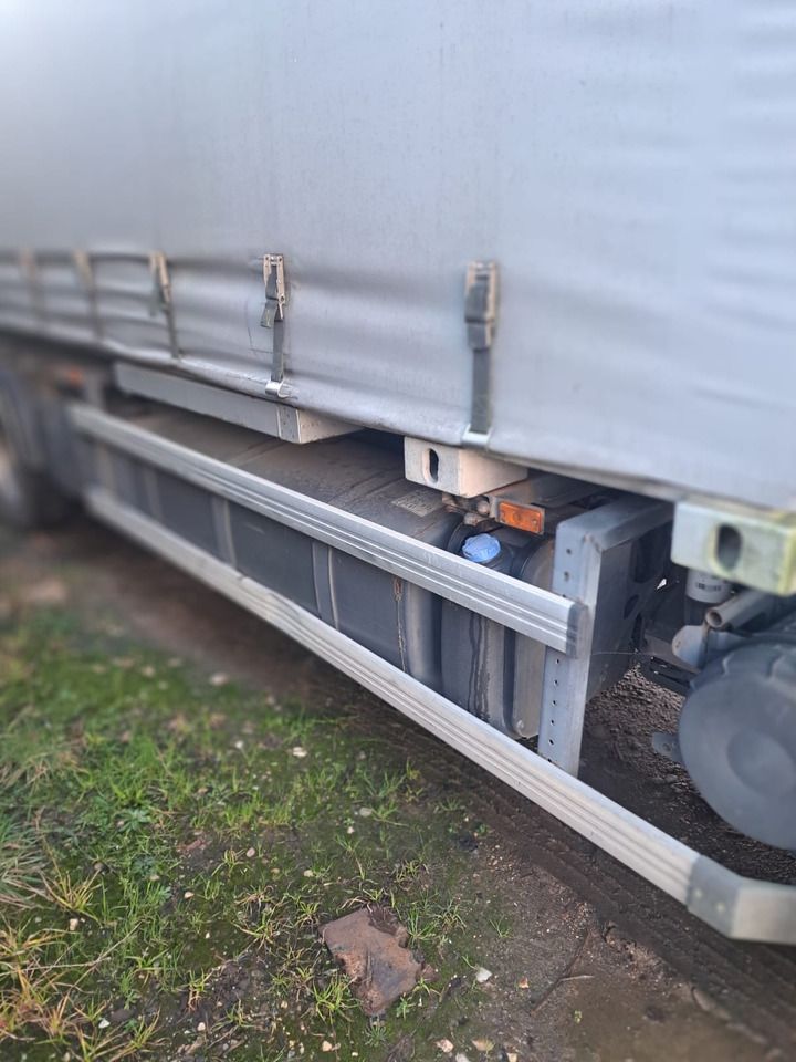 Renault PREMIUM - Pengangkut kontainer/ Container truck: gambar 3 Renault PREMIUM - Pengangkut kontainer/ Container truck: gambar 3