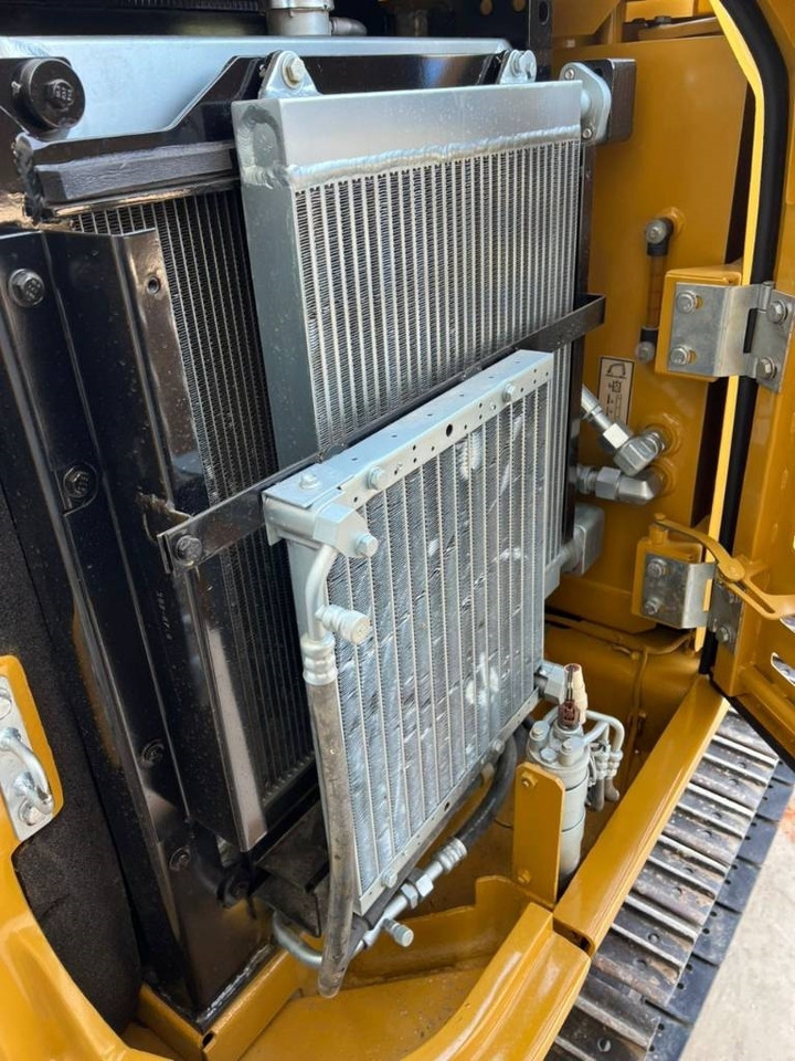 Ekskavator perayap baru CAT 305.5: gambar 9