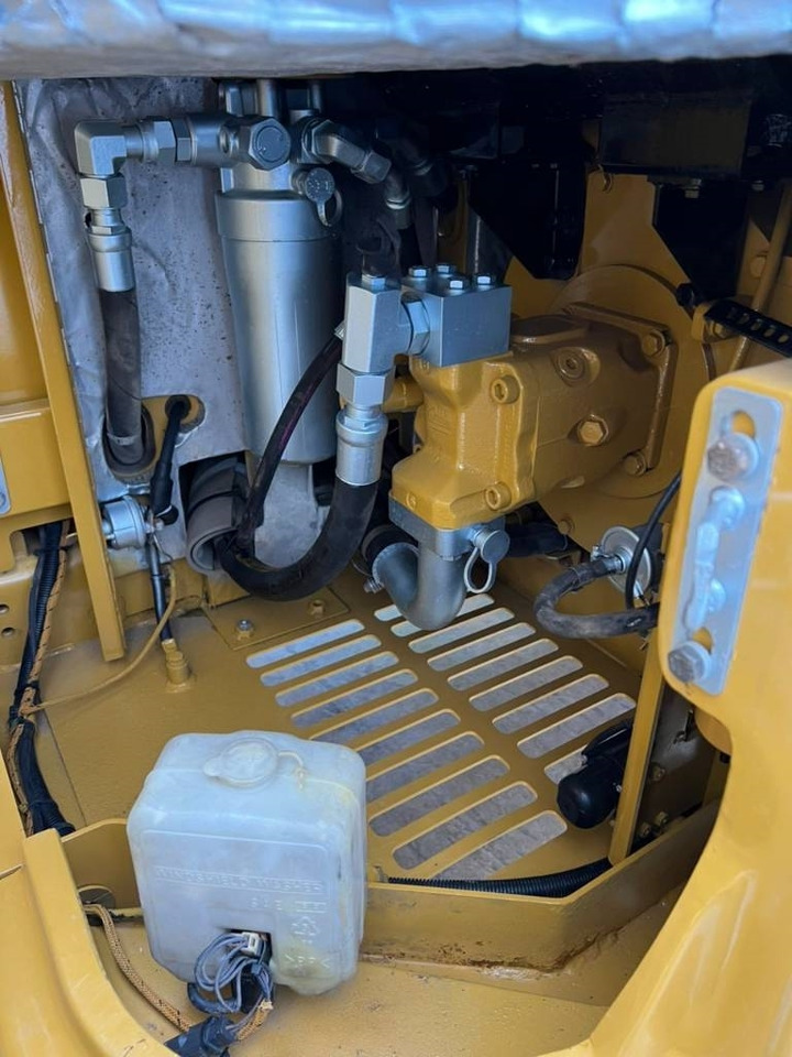 Ekskavator perayap baru CAT 305.5: gambar 8
