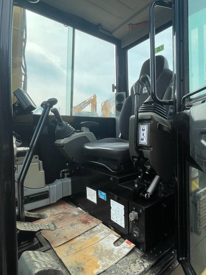 CAT 305.5E2 - Ekskavator mini: gambar 5 CAT 305.5E2 - Ekskavator mini: gambar 5