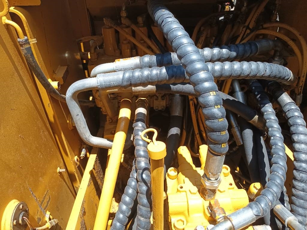 Ekskavator perayap baru CAT 320 D2: gambar 10