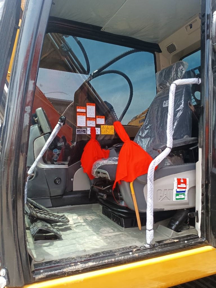 CAT 320D2 - Ekskavator perayap: gambar 3 CAT 320D2 - Ekskavator perayap: gambar 3