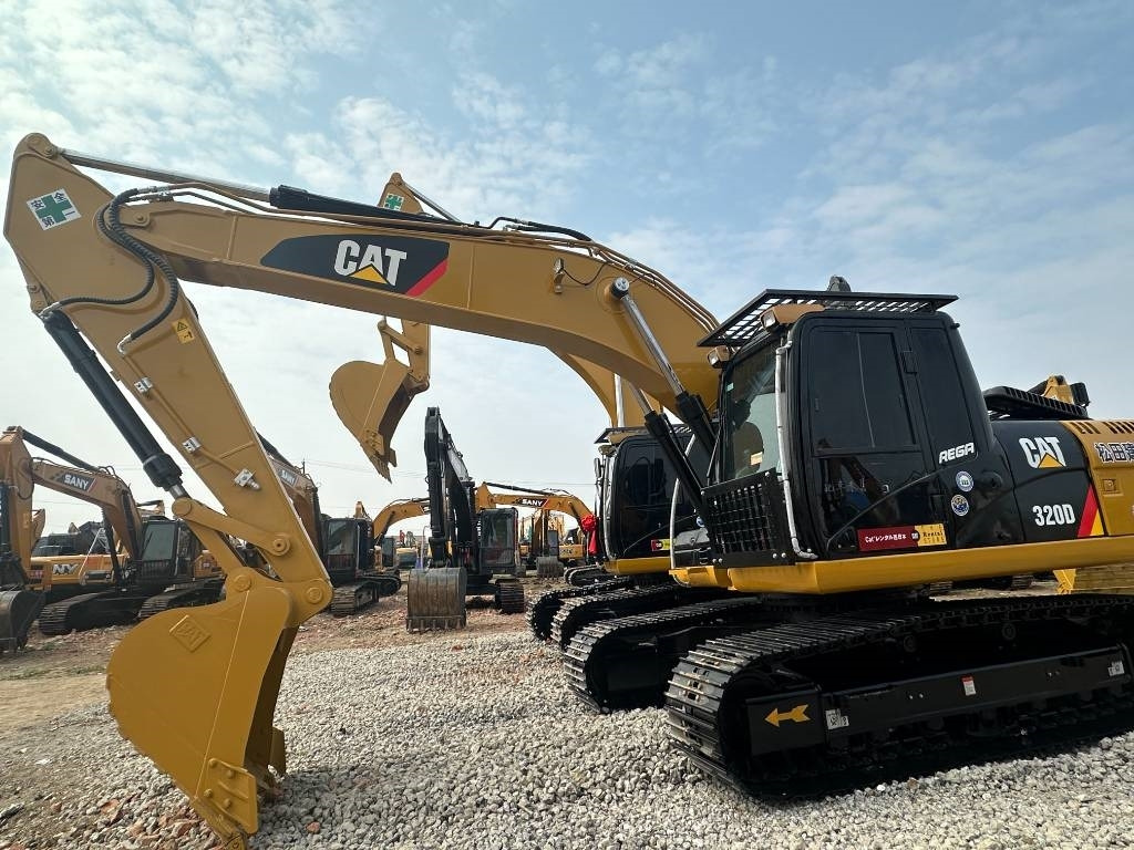 CAT 320D2 - Ekskavator perayap: gambar 2 CAT 320D2 - Ekskavator perayap: gambar 2