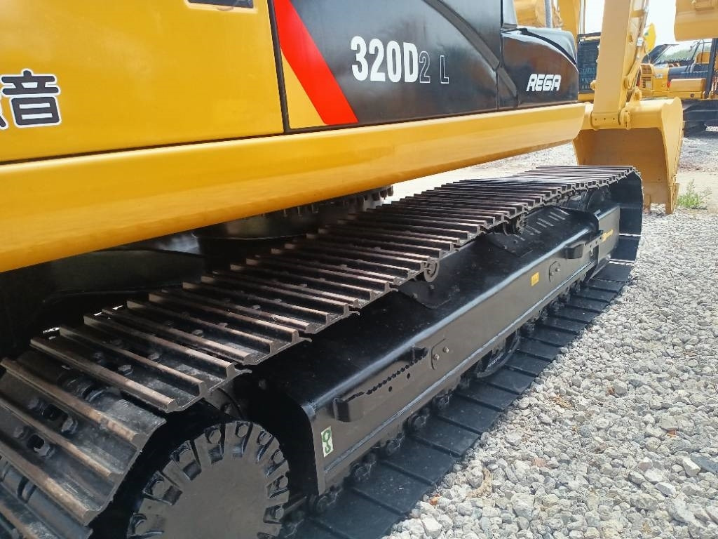 CAT 320D2 - Ekskavator perayap: gambar 4 CAT 320D2 - Ekskavator perayap: gambar 4