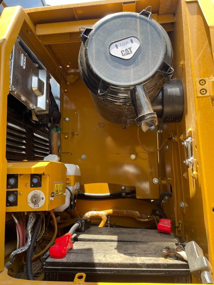 Ekskavator perayap baru CAT 323: gambar 11