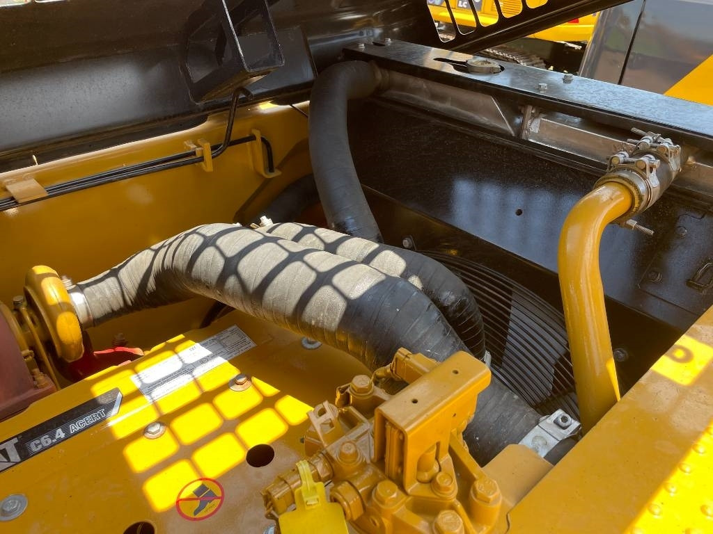 Ekskavator perayap baru CAT 323: gambar 9
