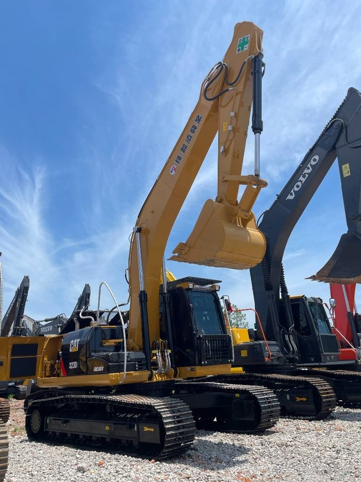 CAT 323 - Ekskavator perayap: gambar 2 CAT 323 - Ekskavator perayap: gambar 2