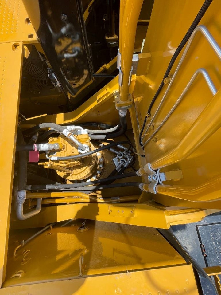 Ekskavator perayap baru CAT 329 D: gambar 10