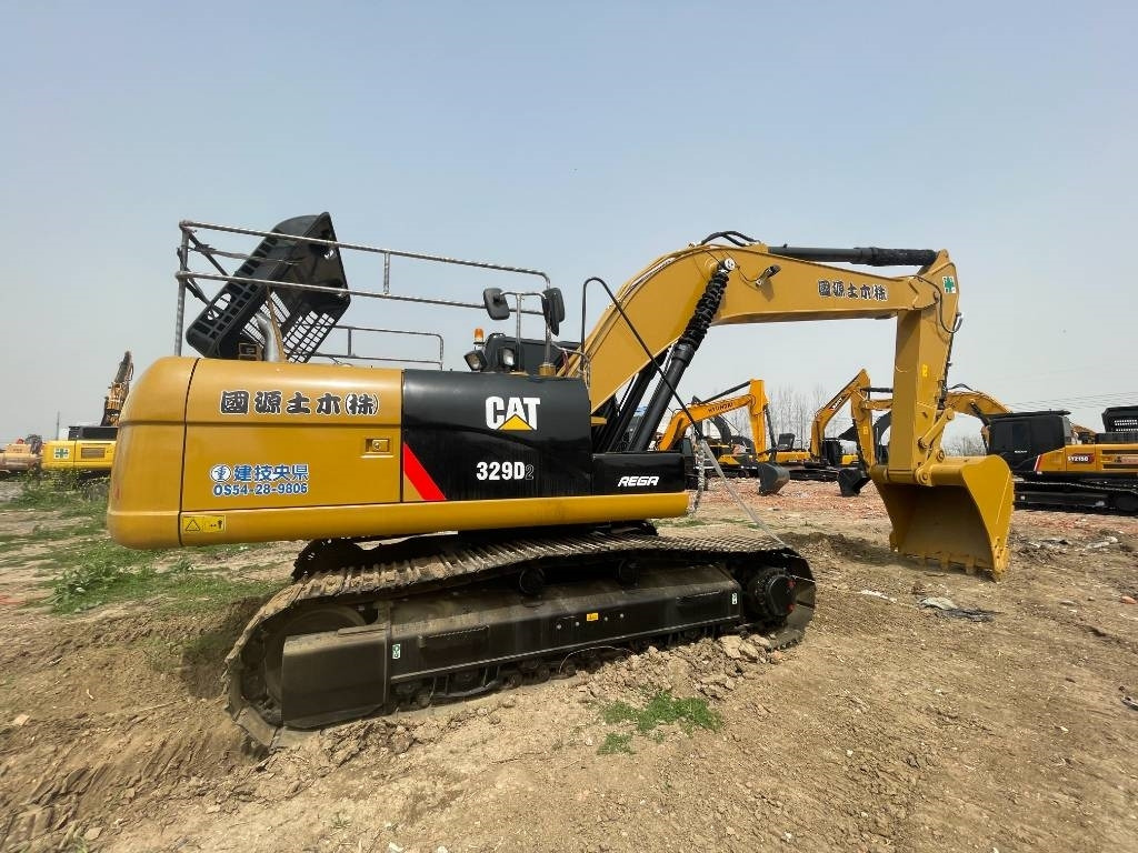 CAT 329D2 - Ekskavator perayap: gambar 1 CAT 329D2 - Ekskavator perayap: gambar 1
