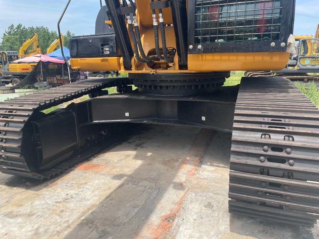 CAT 330D2 - Ekskavator perayap: gambar 3 CAT 330D2 - Ekskavator perayap: gambar 3