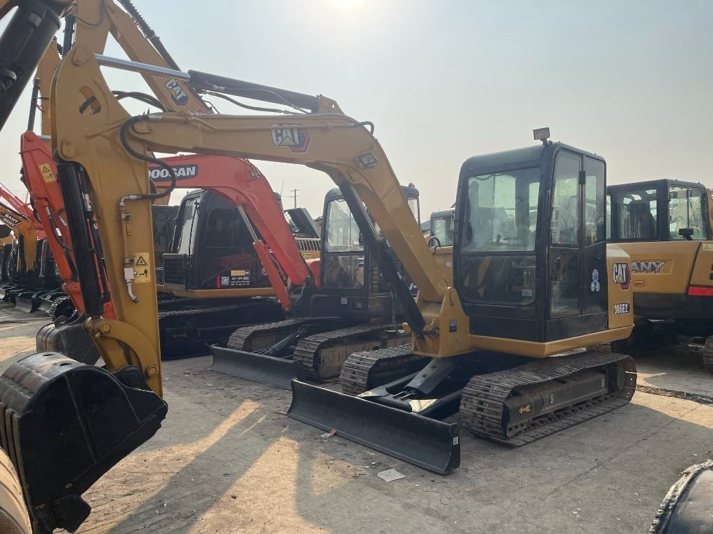 CAT CAT306E2 - Ekskavator mini: gambar 2 CAT CAT306E2 - Ekskavator mini: gambar 2