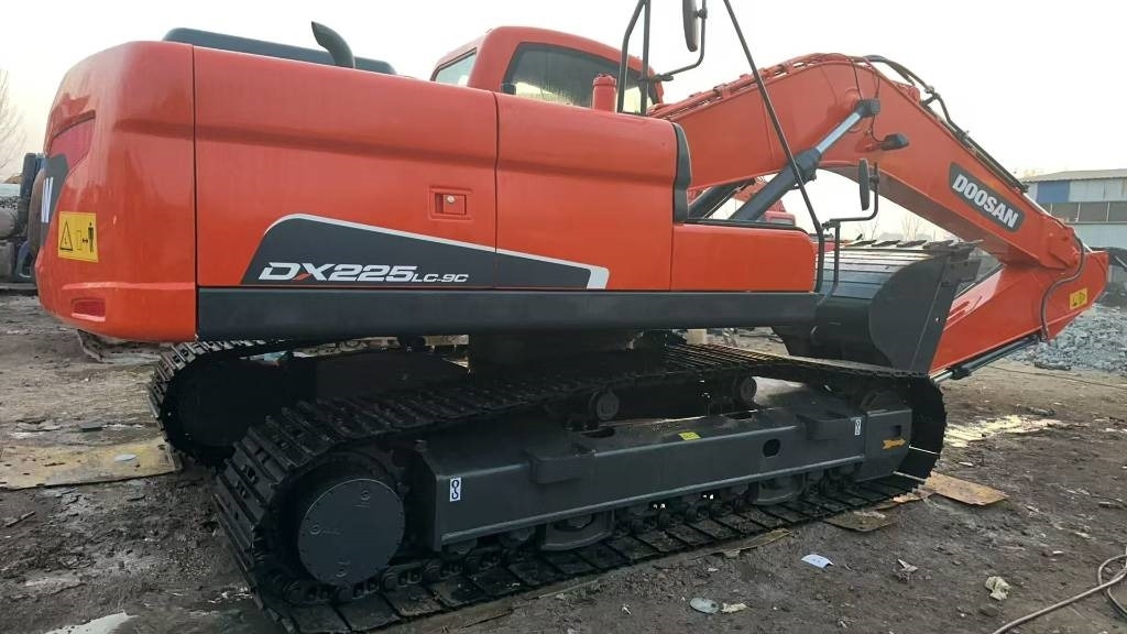 Doosan DX 225 LC - Ekskavator perayap: gambar 1 Doosan DX 225 LC - Ekskavator perayap: gambar 1