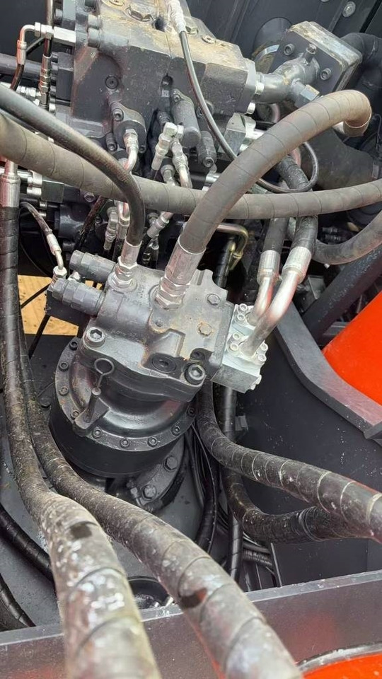 Doosan DX 225 LC - Ekskavator perayap: gambar 3 Doosan DX 225 LC - Ekskavator perayap: gambar 3