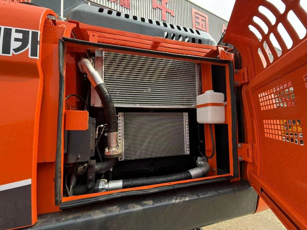 Doosan DX 225 LCA - Ekskavator perayap: gambar 2 Doosan DX 225 LCA - Ekskavator perayap: gambar 2