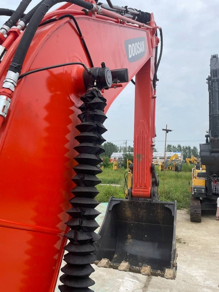 Doosan DX 225 LCA - Ekskavator perayap: gambar 4 Doosan DX 225 LCA - Ekskavator perayap: gambar 4