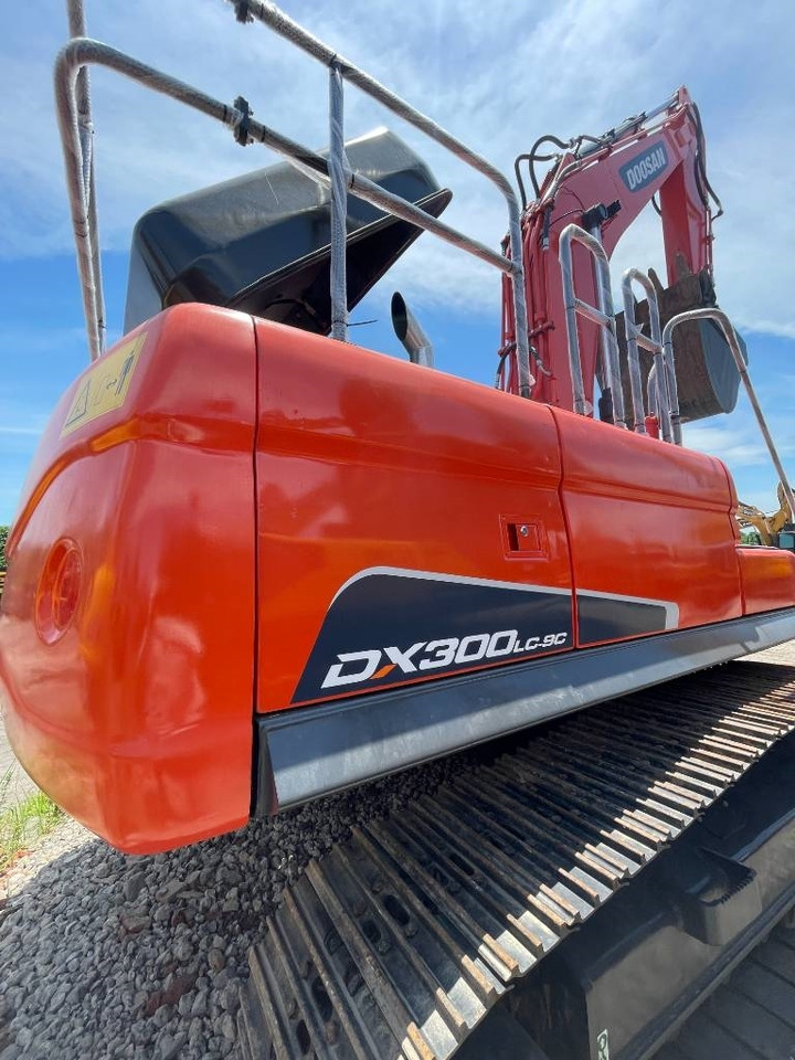 Doosan DX 300 LC - Ekskavator perayap: gambar 2 Doosan DX 300 LC - Ekskavator perayap: gambar 2
