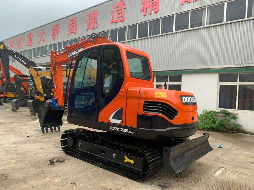 Doosan DX 75 - Ekskavator mini: gambar 3 Doosan DX 75 - Ekskavator mini: gambar 3