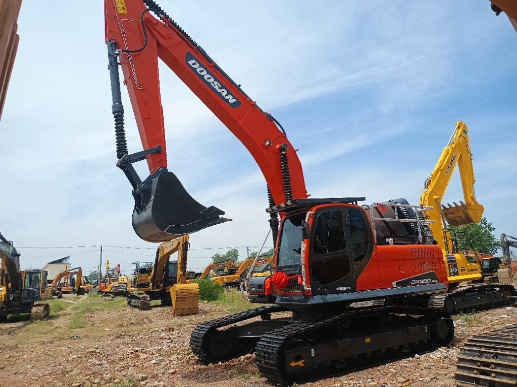 Doosan DX300LC - Ekskavator perayap: gambar 3 Doosan DX300LC - Ekskavator perayap: gambar 3