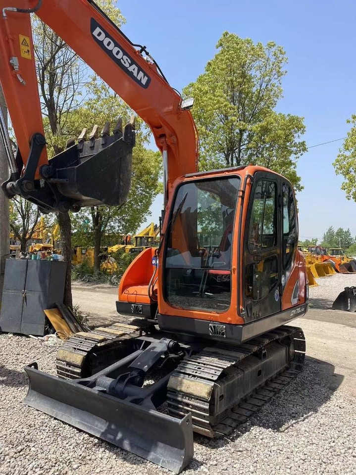 Doosan DX75 - Ekskavator mini: gambar 3 Doosan DX75 - Ekskavator mini: gambar 3