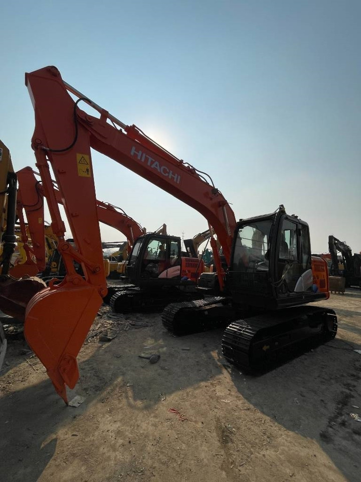 Hitachi ZX 130 - Ekskavator perayap: gambar 4 Hitachi ZX 130 - Ekskavator perayap: gambar 4