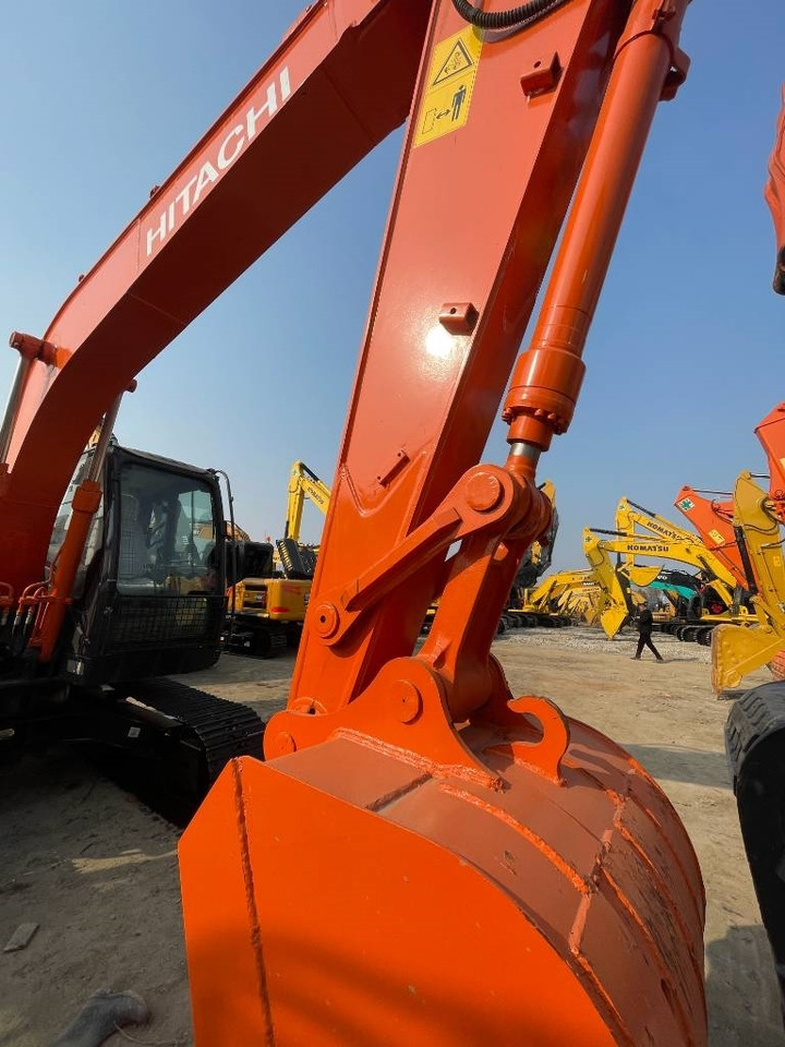 Hitachi ZX 130 - Ekskavator perayap: gambar 5 Hitachi ZX 130 - Ekskavator perayap: gambar 5