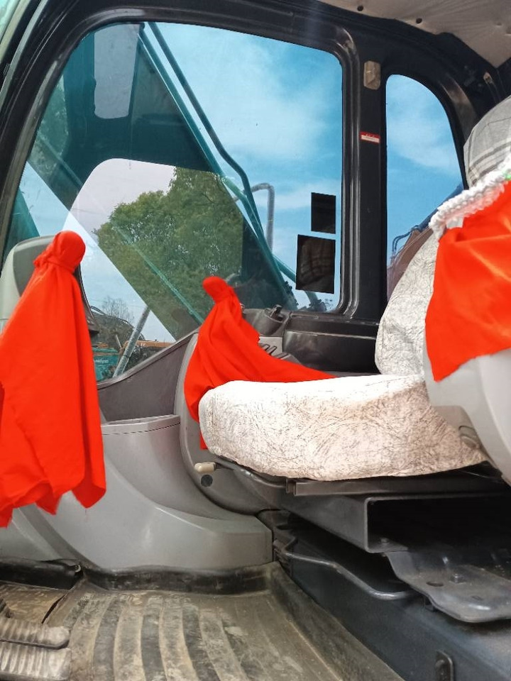 Hitachi ZX 135 - Ekskavator perayap: gambar 4 Hitachi ZX 135 - Ekskavator perayap: gambar 4