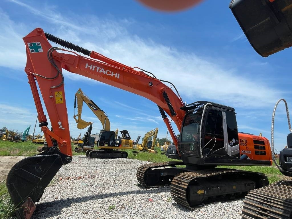 Hitachi ZX 200 - Ekskavator perayap: gambar 4 Hitachi ZX 200 - Ekskavator perayap: gambar 4