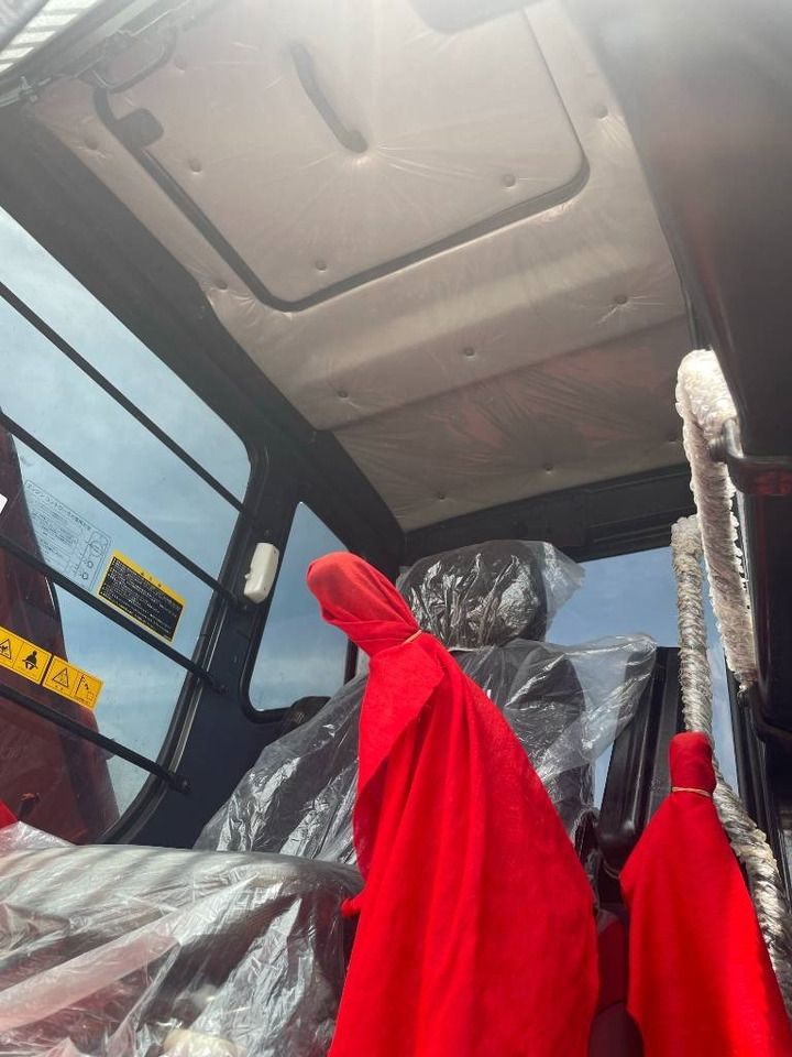 Hitachi ZX 200 - Ekskavator perayap: gambar 4 Hitachi ZX 200 - Ekskavator perayap: gambar 4