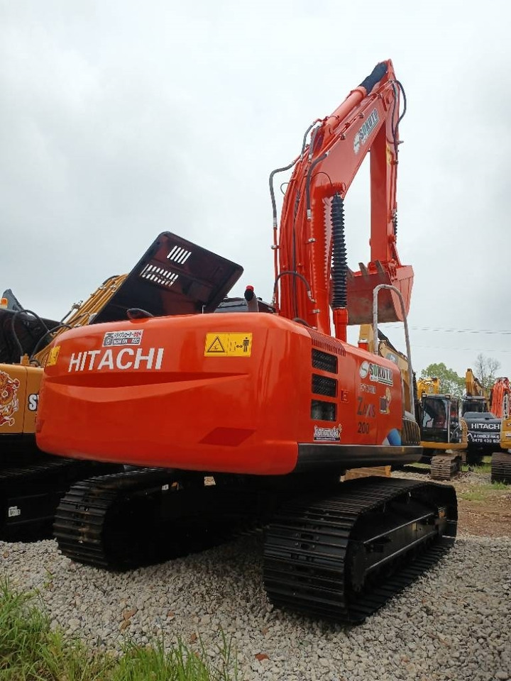 Hitachi ZX 200 - Ekskavator perayap: gambar 3 Hitachi ZX 200 - Ekskavator perayap: gambar 3