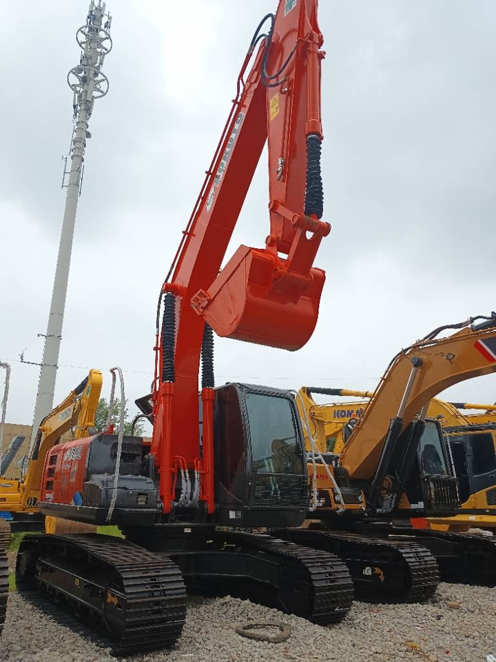 Hitachi ZX 200 - Ekskavator perayap: gambar 1 Hitachi ZX 200 - Ekskavator perayap: gambar 1