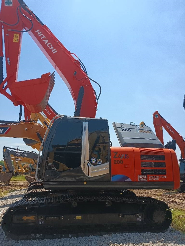 Hitachi ZX 200 - Ekskavator perayap: gambar 5 Hitachi ZX 200 - Ekskavator perayap: gambar 5