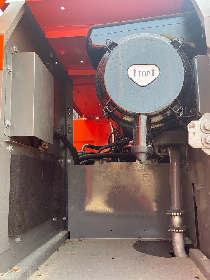 Hitachi ZX 210 - Ekskavator perayap: gambar 2 Hitachi ZX 210 - Ekskavator perayap: gambar 2