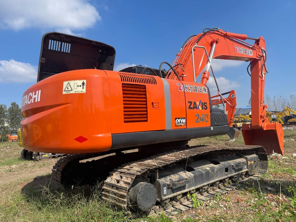 Hitachi ZX 240 - Ekskavator perayap: gambar 1 Hitachi ZX 240 - Ekskavator perayap: gambar 1