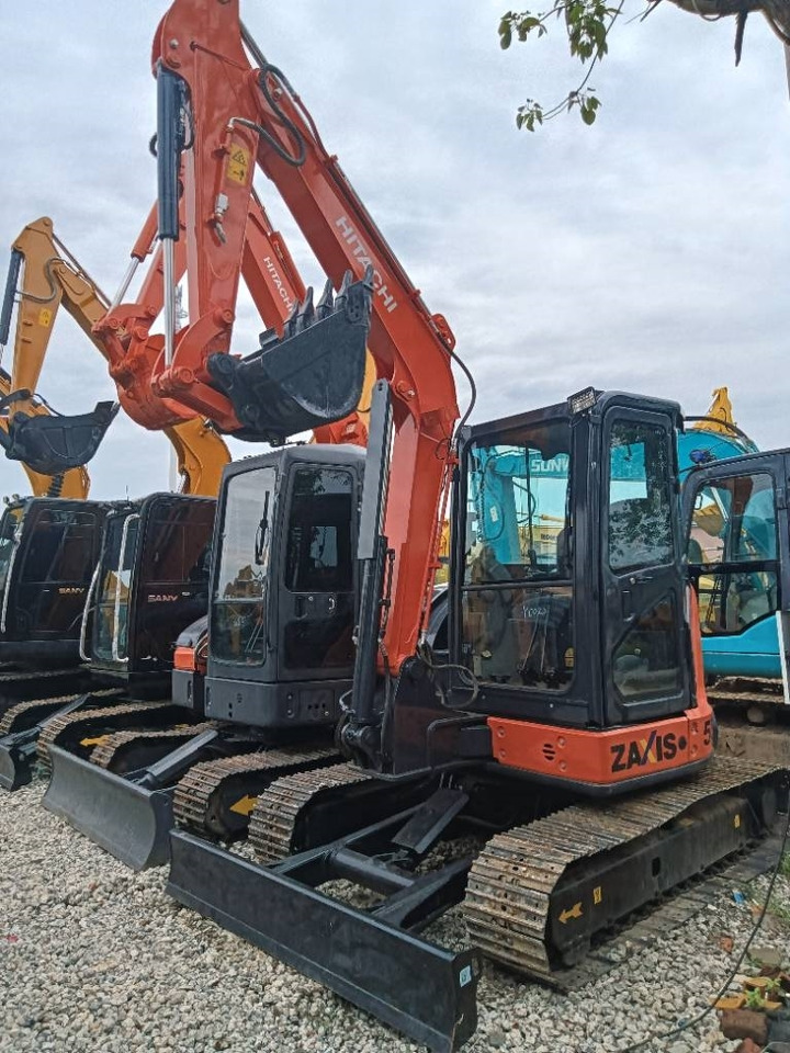 Hitachi ZX 55 - Ekskavator perayap: gambar 2 Hitachi ZX 55 - Ekskavator perayap: gambar 2