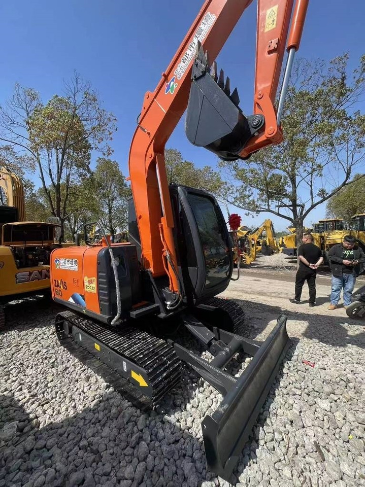 Hitachi ZX 60 - Ekskavator mini: gambar 2 Hitachi ZX 60 - Ekskavator mini: gambar 2