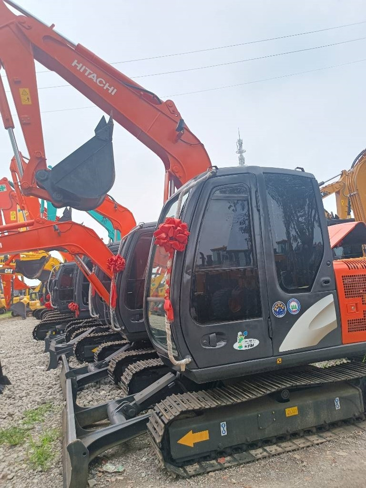 Hitachi ZX 60 - Ekskavator perayap: gambar 1 Hitachi ZX 60 - Ekskavator perayap: gambar 1