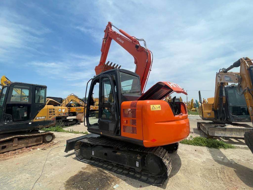 Hitachi ZX 70 - Ekskavator mini: gambar 2 Hitachi ZX 70 - Ekskavator mini: gambar 2