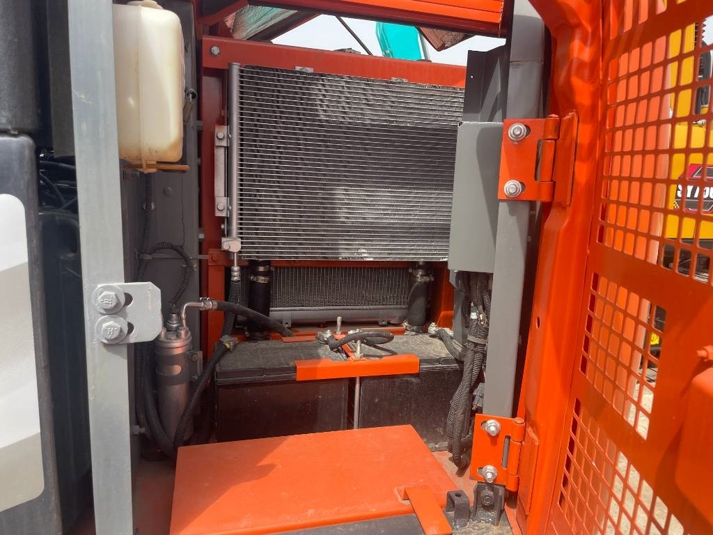 Hitachi ZX 70  - Ekskavator mini: gambar 5 Hitachi ZX 70  - Ekskavator mini: gambar 5