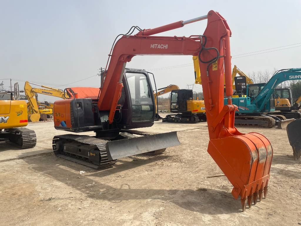 Hitachi ZX 70 - Ekskavator perayap: gambar 3 Hitachi ZX 70 - Ekskavator perayap: gambar 3