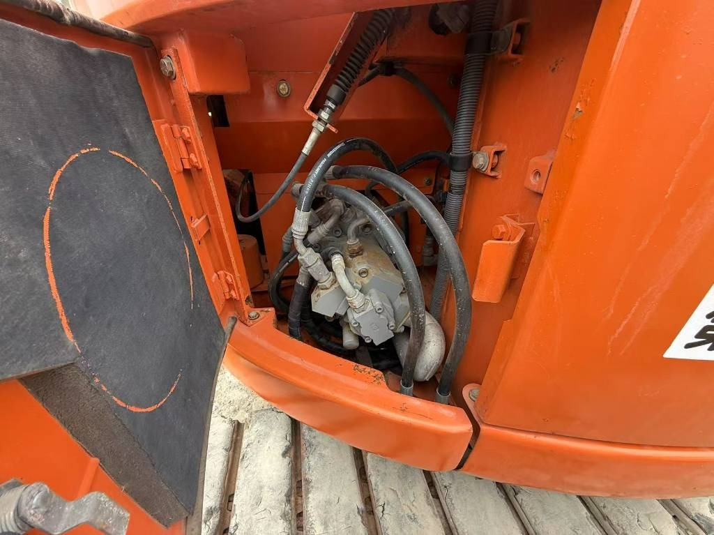 Hitachi ZX 75 US - Ekskavator mini: gambar 4 Hitachi ZX 75 US - Ekskavator mini: gambar 4