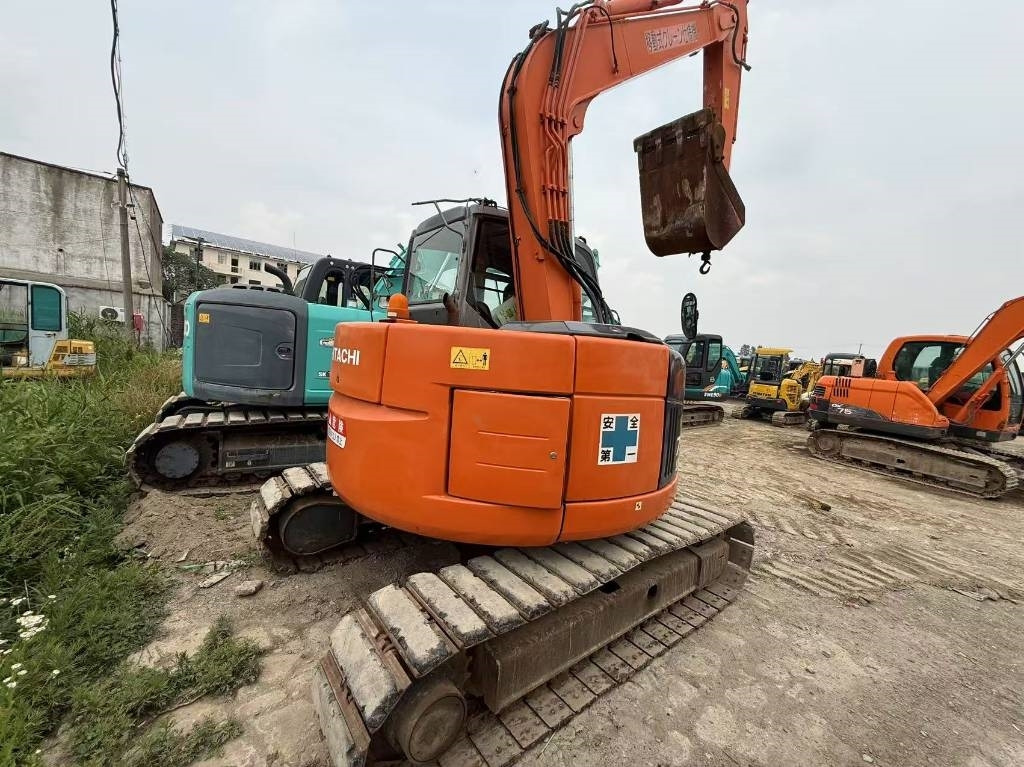 Hitachi ZX 75 US - Ekskavator mini: gambar 1 Hitachi ZX 75 US - Ekskavator mini: gambar 1