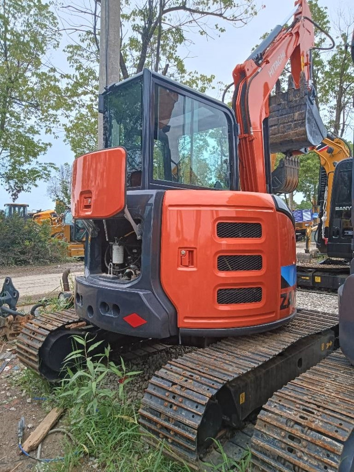 Hitachi zx55 - Ekskavator mini: gambar 3 Hitachi zx55 - Ekskavator mini: gambar 3