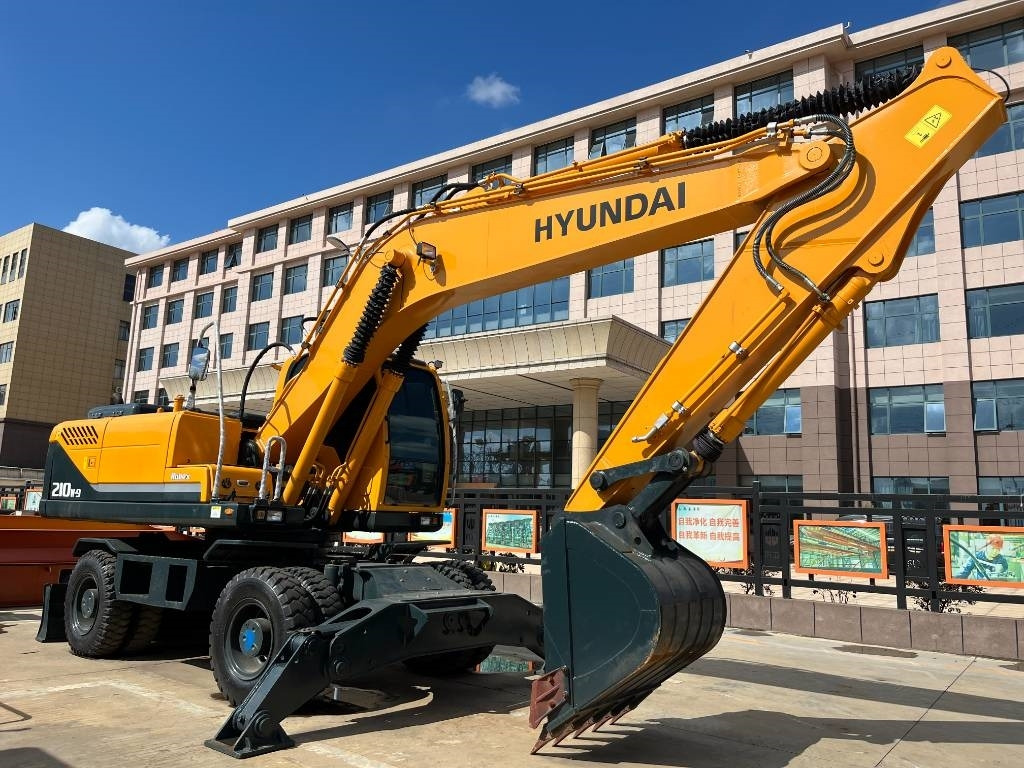 Hyundai R210W - Ekskavator roda: gambar 5 Hyundai R210W - Ekskavator roda: gambar 5