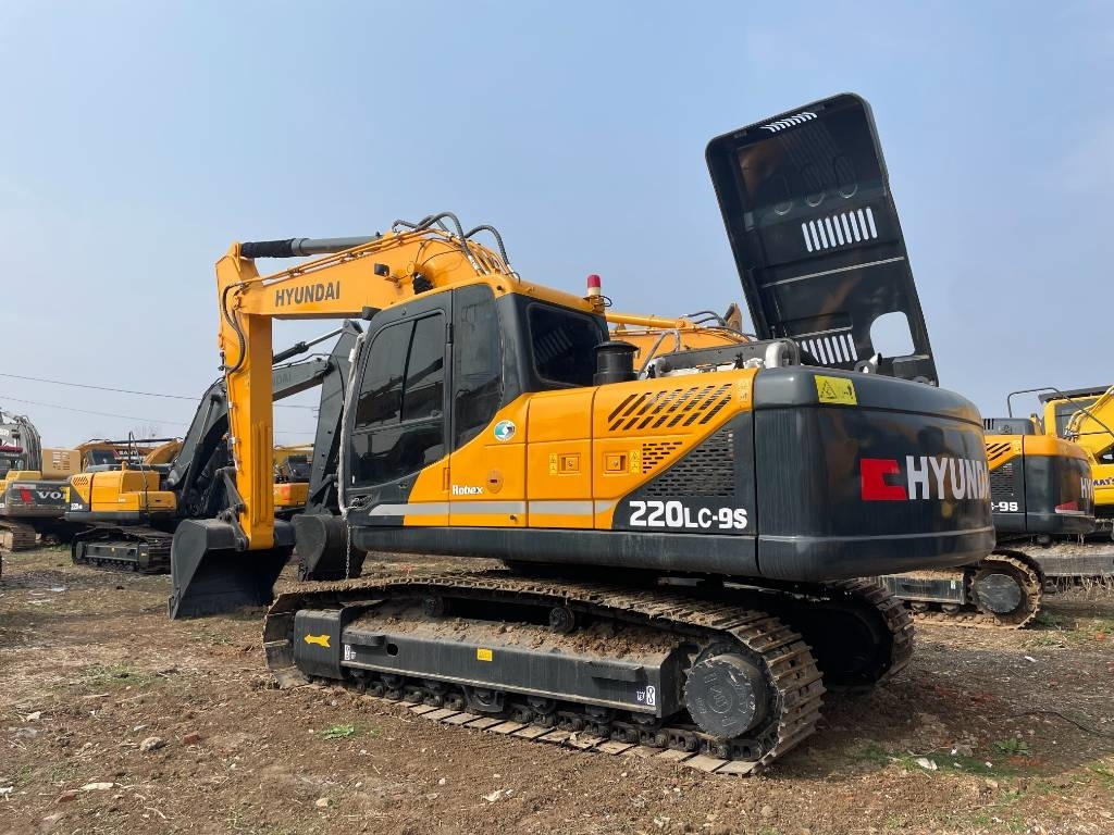 Hyundai R220-9S - Ekskavator perayap: gambar 1 Hyundai R220-9S - Ekskavator perayap: gambar 1